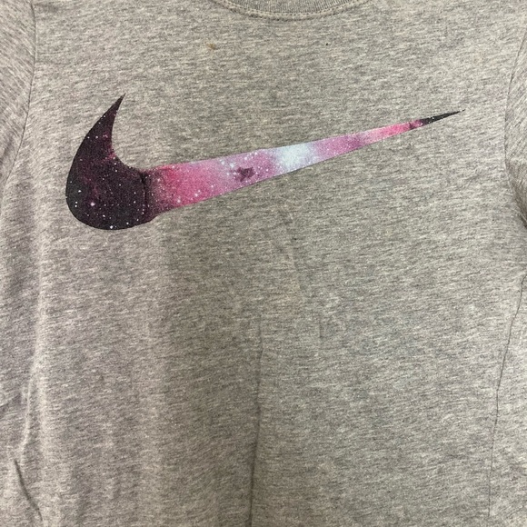 Nike Woman’s T- Shirt- EUC - Picture 3 of 4